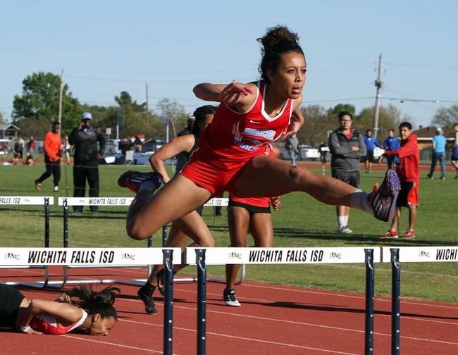 perfectly timed photo hurdle